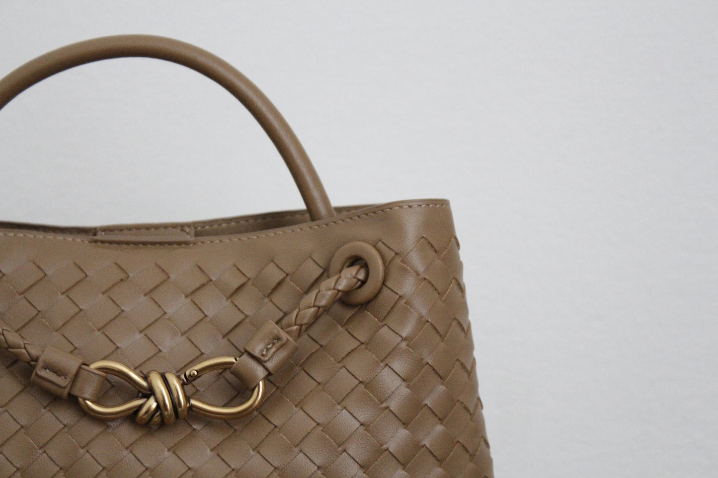 Minimal Woven Box Bag