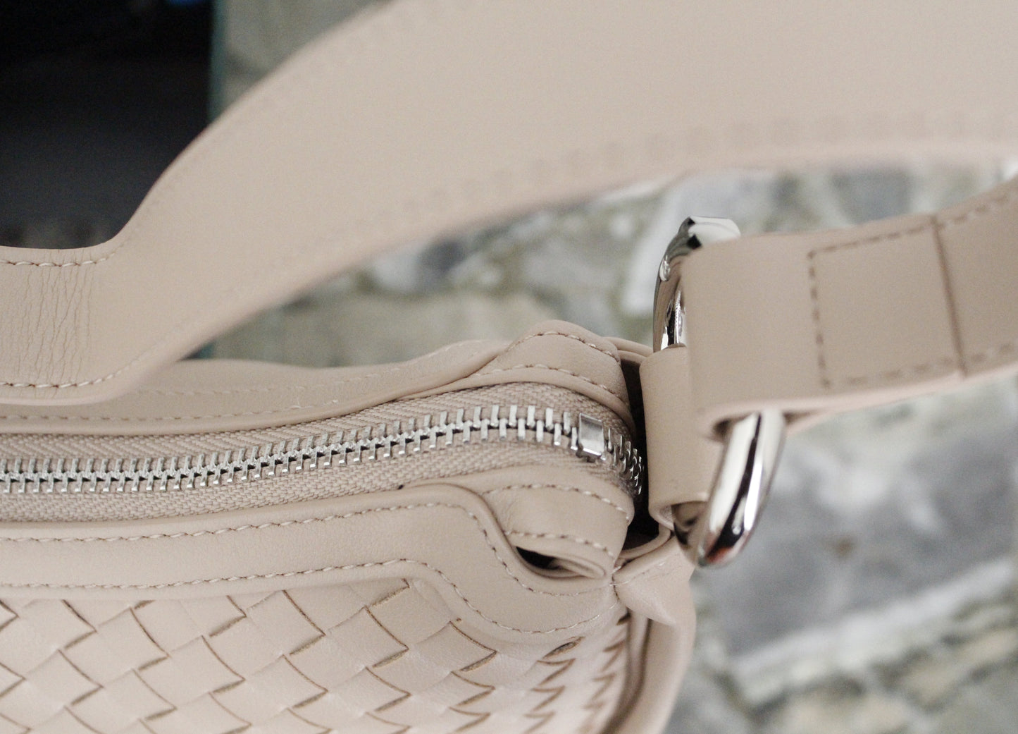 Minimal Woven Moonbag