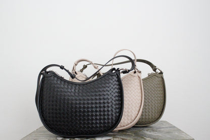 Minimal Woven Moonbag